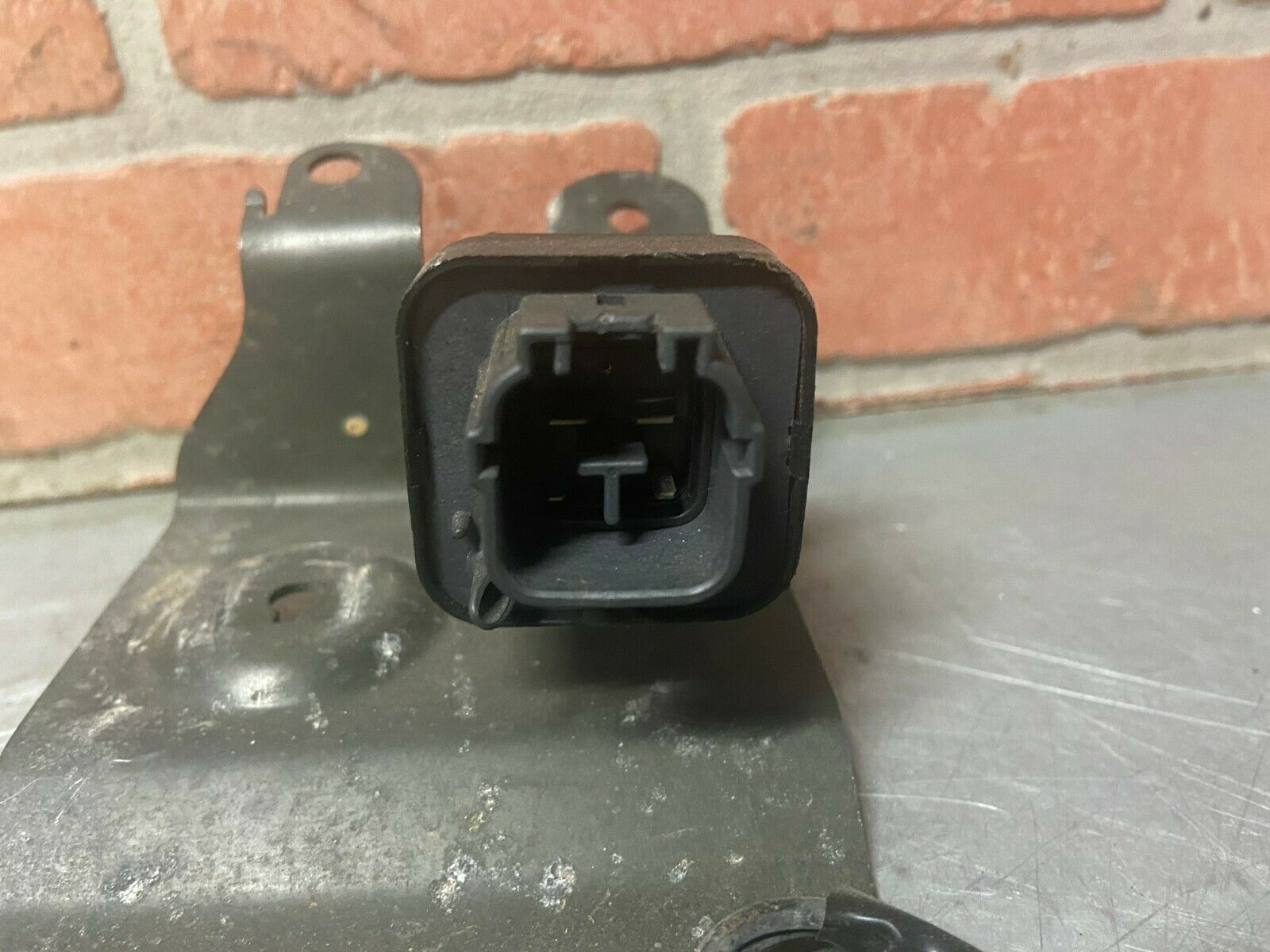 0306 Mitsubishi Evolution EVO 8 Fuel Pump Resistor Relay Pack