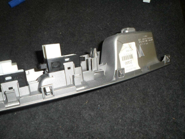 09 Subaru Impreza Power Window Switch front pass, rear pass, & driver - Image 5