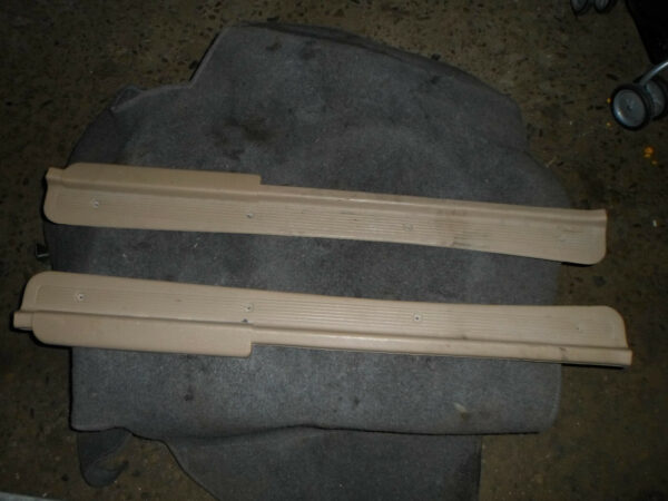 mitsubushi 3000gt / stealth door sills tan