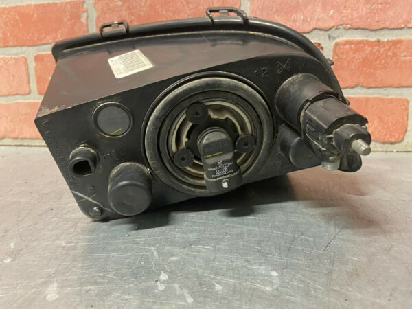 2008 CORVETTE C6 COUPE OEM RH Driver FOG LIGHT - Image 9