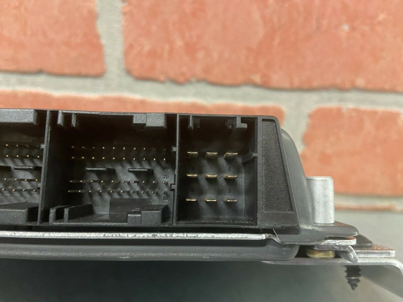 01 Porsche 911 996 Convertible 3.4L MT Engine Control Unit ECU