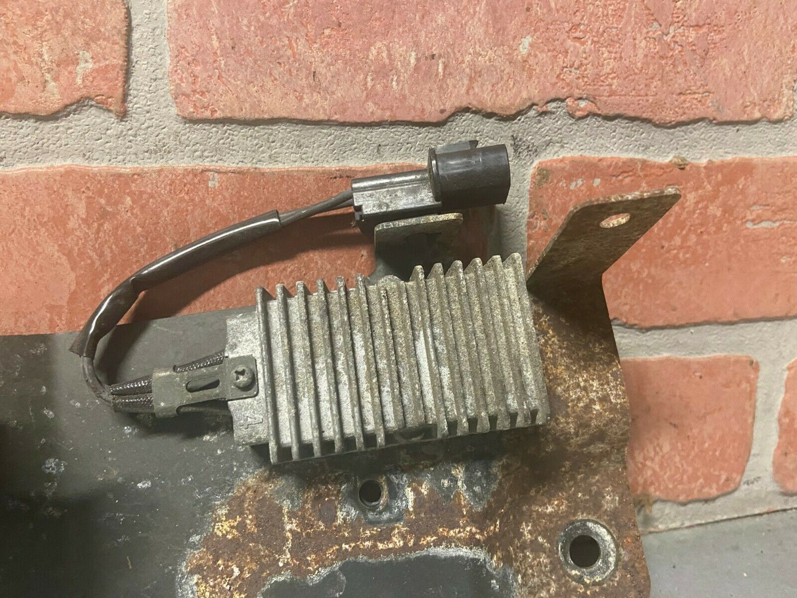 0306 Mitsubishi Evolution EVO 8 Fuel Pump Resistor Relay Pack Salvaged Motorsports