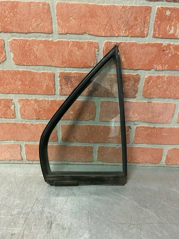 03-05 Mitsubishi Evolution 8 Window Glass Rear Right Passenger EVO8 2003-2005