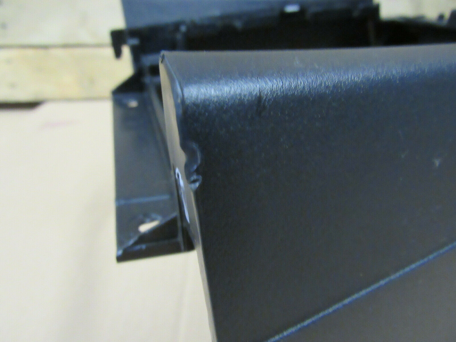 2014 MITSUBISHI EVO EVOLUTION X 10 CENTER CONSOLE TRIM W/ BLACK LEATHER ARMREST - Image 5