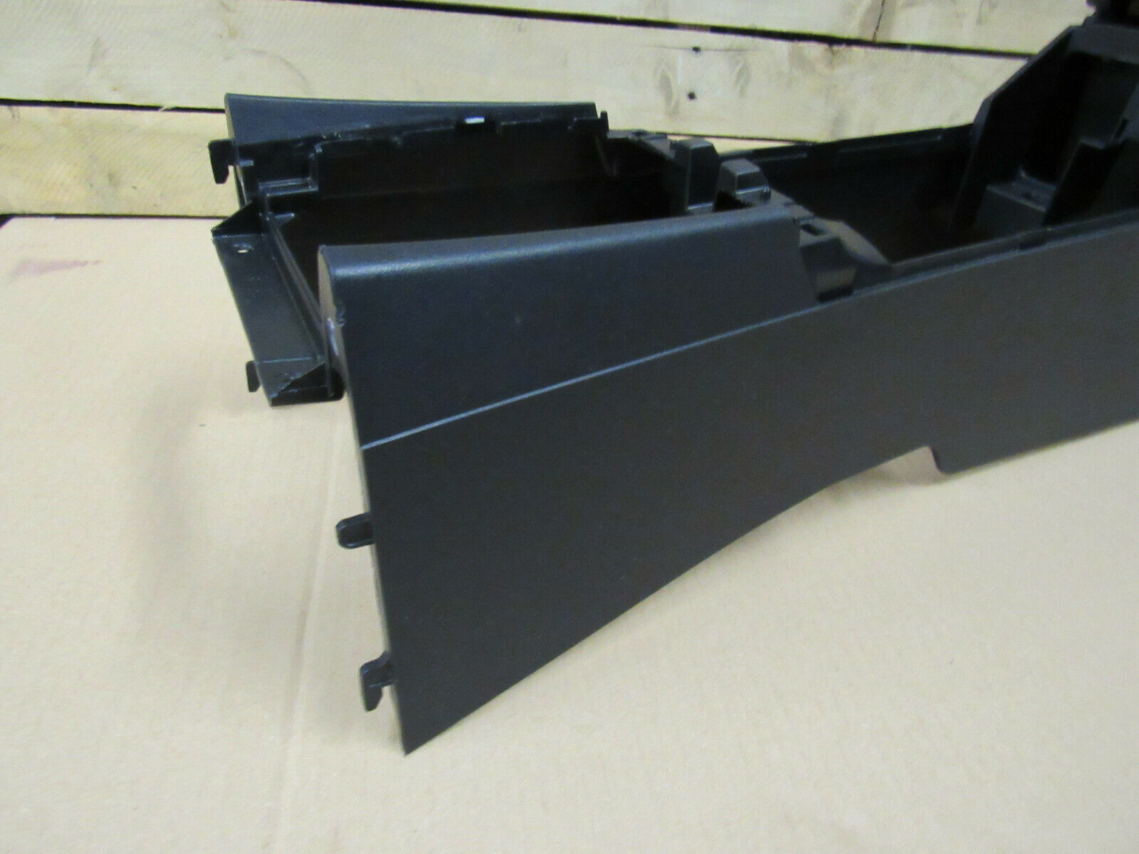 2014 MITSUBISHI EVO EVOLUTION X 10 CENTER CONSOLE TRIM W/ BLACK LEATHER ARMREST - Image 6