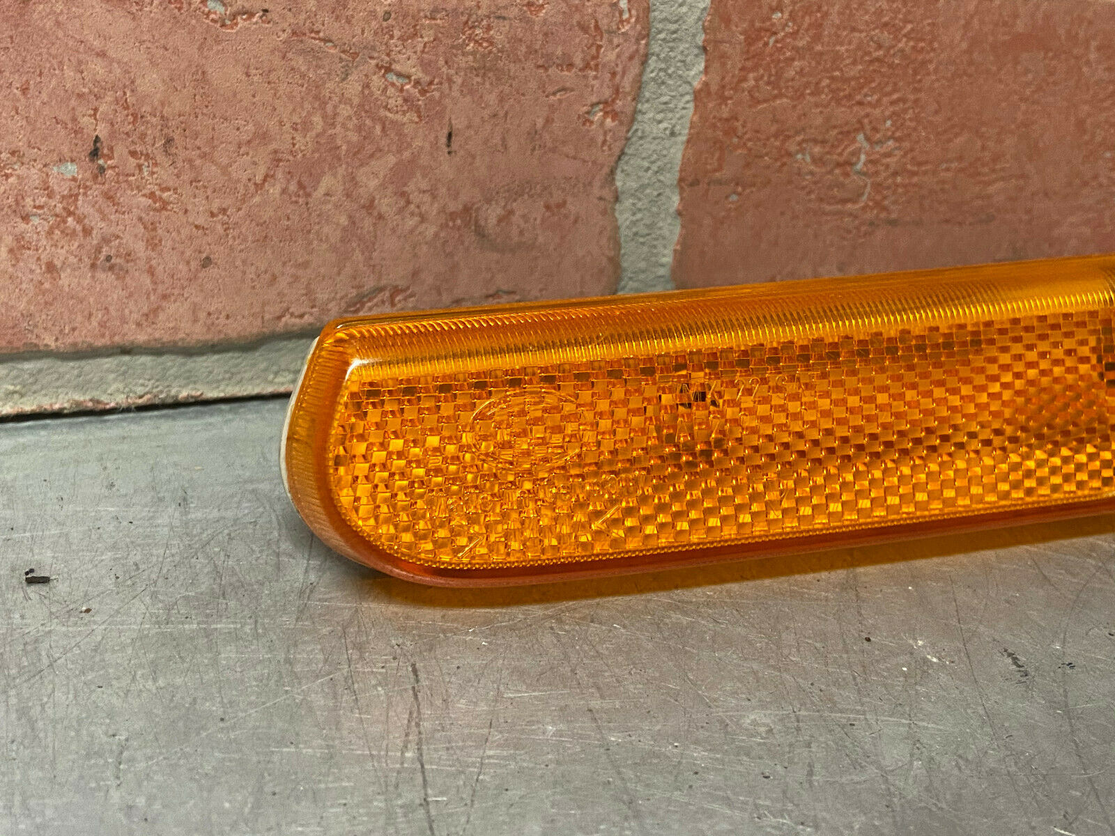 01 Porsche Left Front 911 996 Side Marker Amber 986 97-04 996.631.037.01 - Image 3