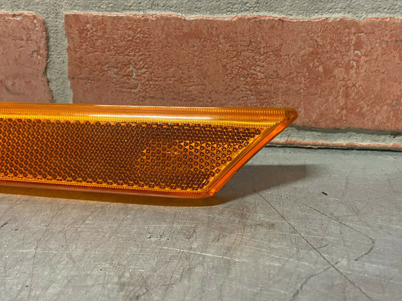 01 Porsche Left Front 911 996 Side Marker Amber 986 97-04 996.631.037.01 - Image 4