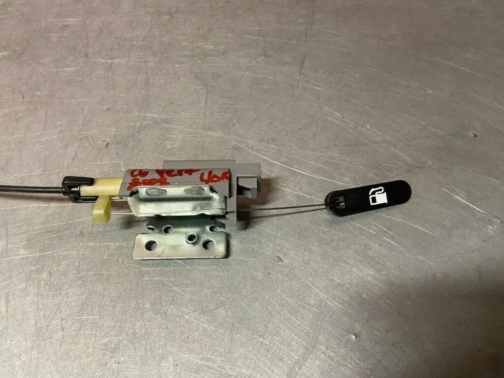 0513 Corvette C6 Fuel Gas Door Release Solenoid Cable Actuator