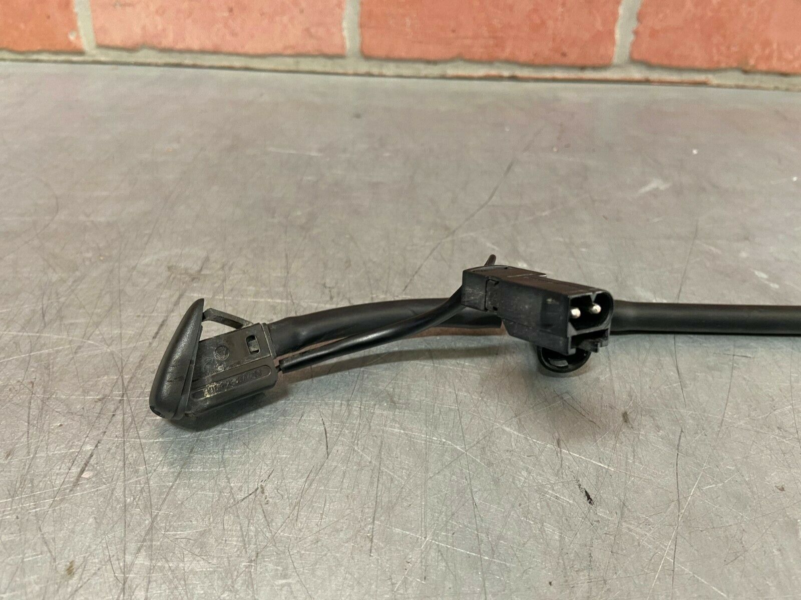 PORSCHE 986 911 996 WINDSCREEN HEATED WASHER JET NOZZLE SPRAY 99662807701 - Image 3