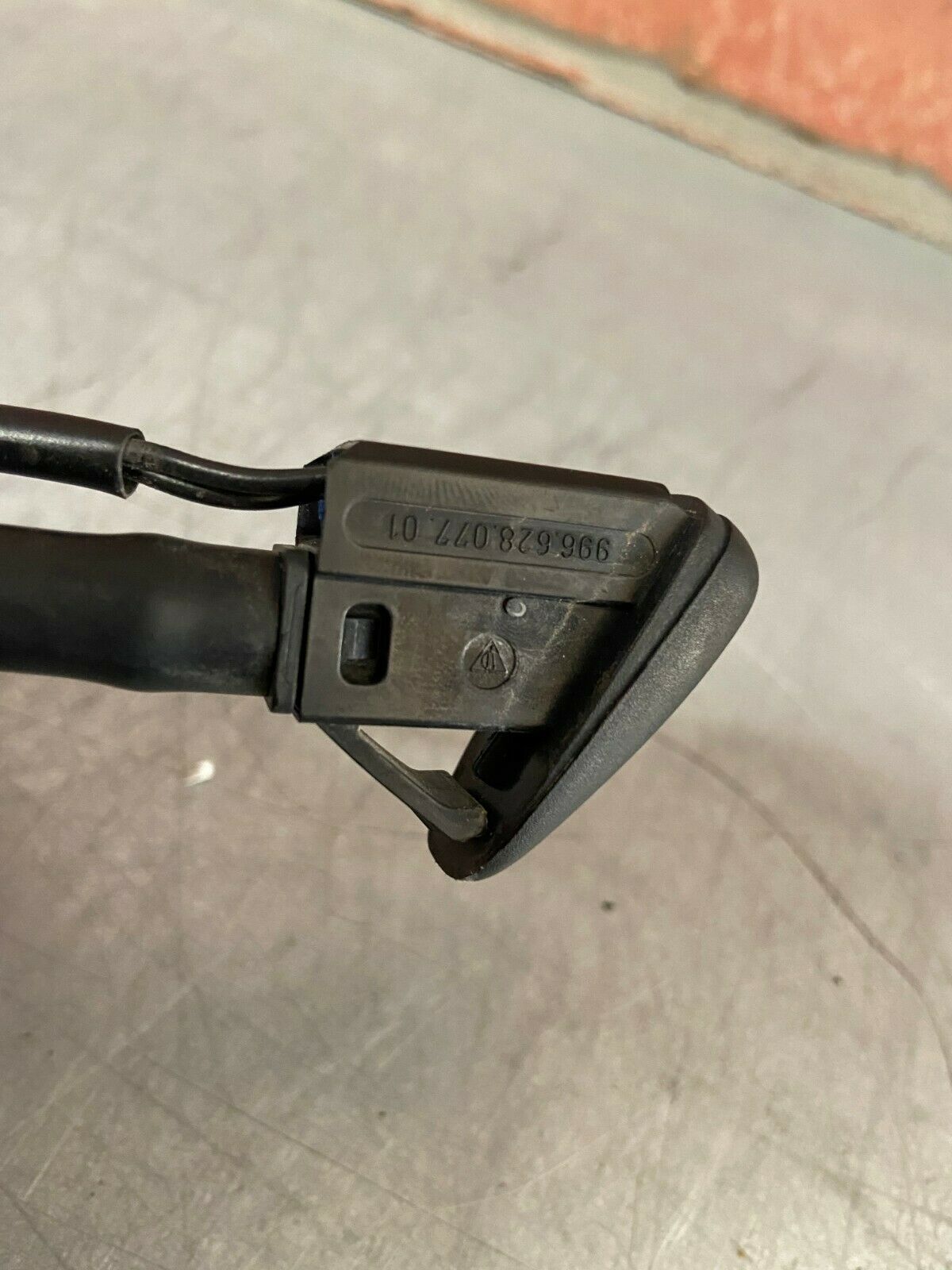 PORSCHE 986 911 996 WINDSCREEN HEATED WASHER JET NOZZLE SPRAY 99662807701 - Image 8